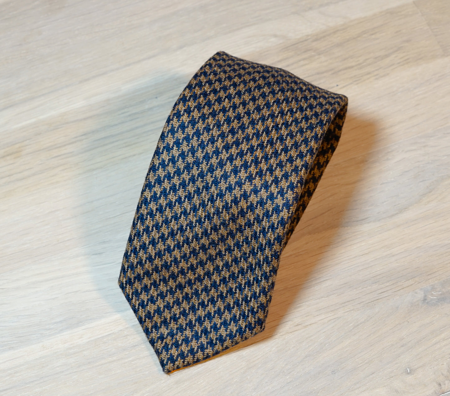 Altea-Brown-Navy-dogs-tooth-camel-wool-silk-tie