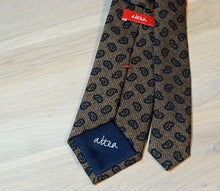 Ladda upp bild till gallerivisning, Altea-Brown-navy-paisley-grenadine-silk-tie-back
