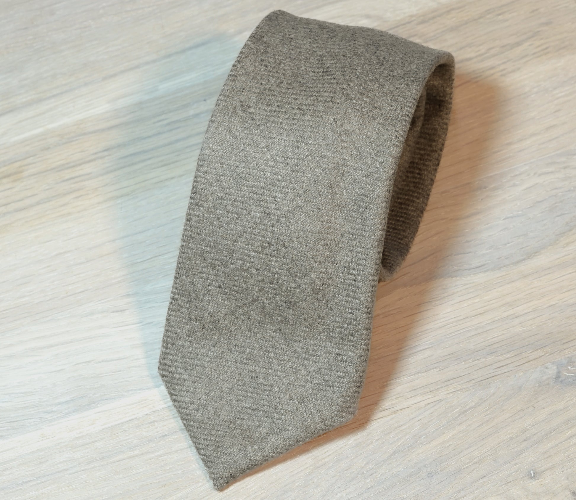 Altea-Light-Beige-pure-cashmere-tie