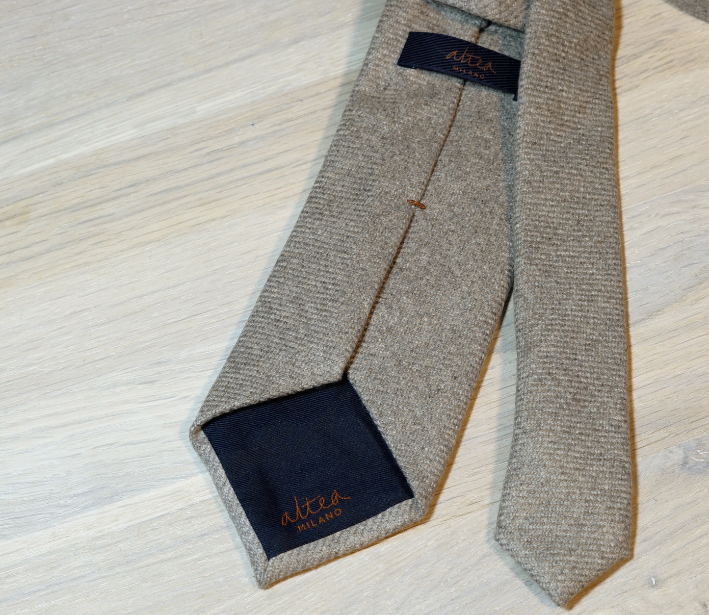 Altea-Light-Beige-pure-cashmere-tie-back