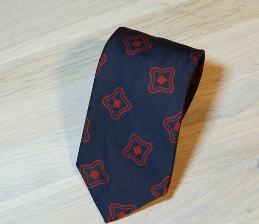 Altea-Navy-red-art-deco-silk-tie