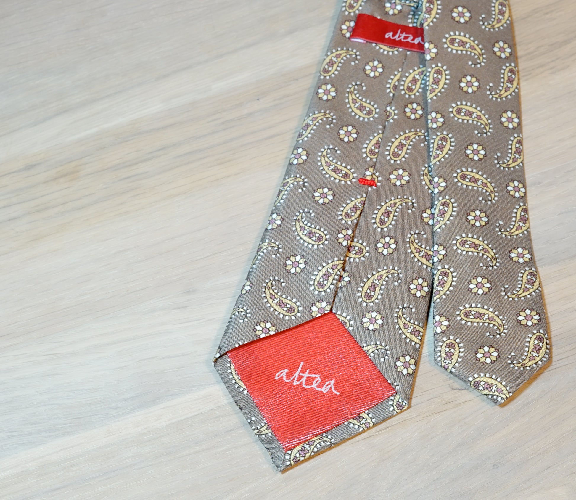 Altea-Beige-Paisley-Silk-Tie