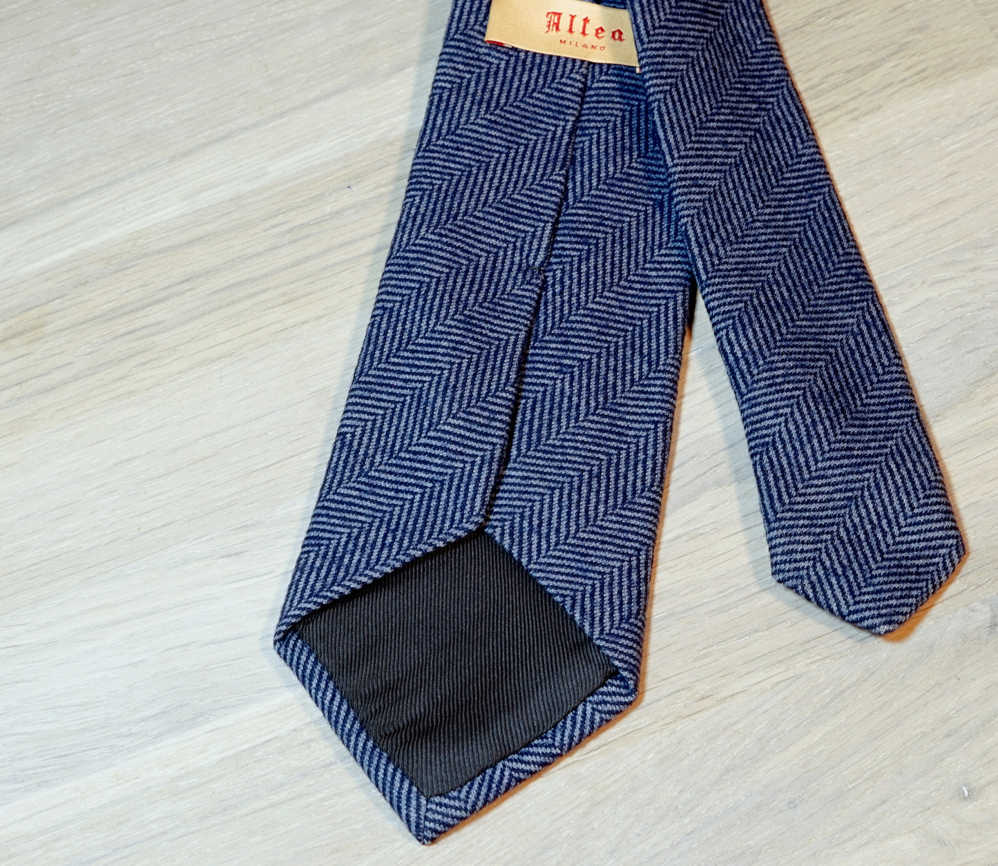 Altea-blue-herringbone-wool-cotton-tie-back