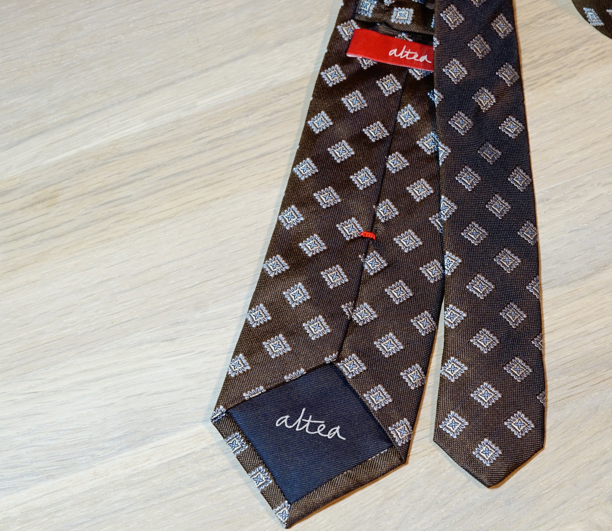 Altea-brown-blue-diamond-silk-tie-back