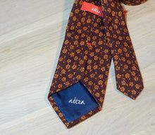 Ladda upp bild till gallerivisning, Altea-brown-purple-paisley-silk-tie-back
