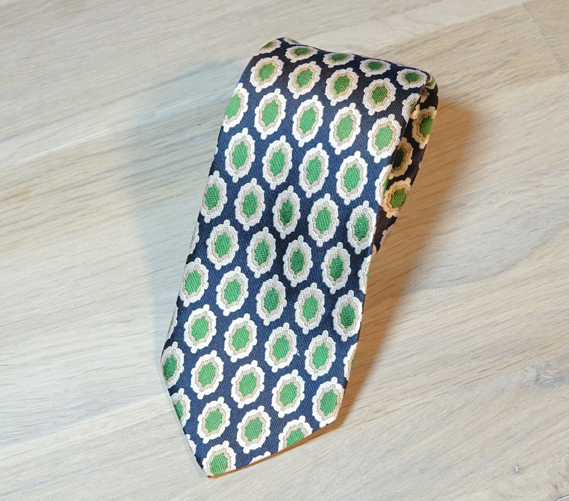 Altea-navy-green-art-deco-silk-tie